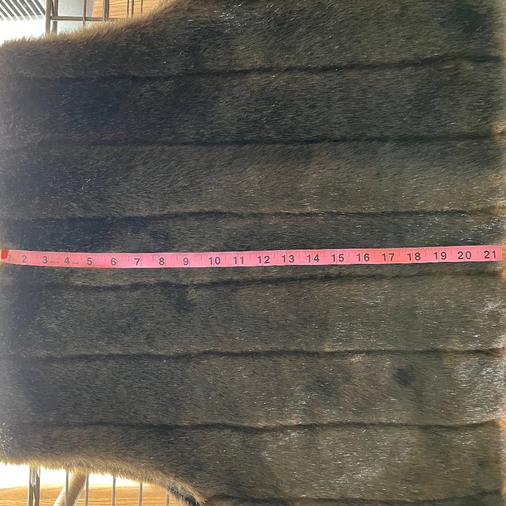 Donna Salyer's Faux fur brown vest - Picture 10 of 11